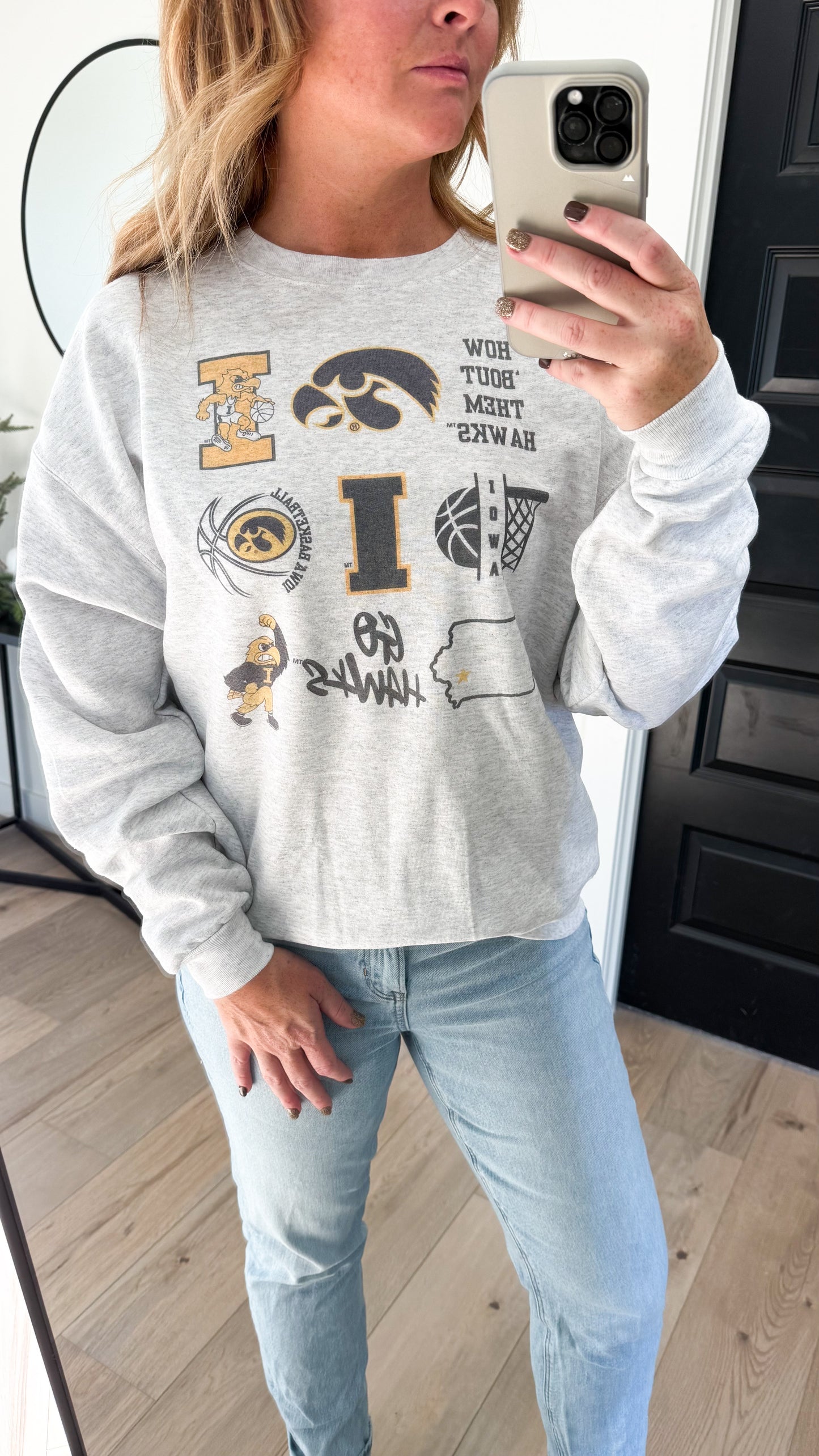 Retro Smiley Iowa Basketball Crew