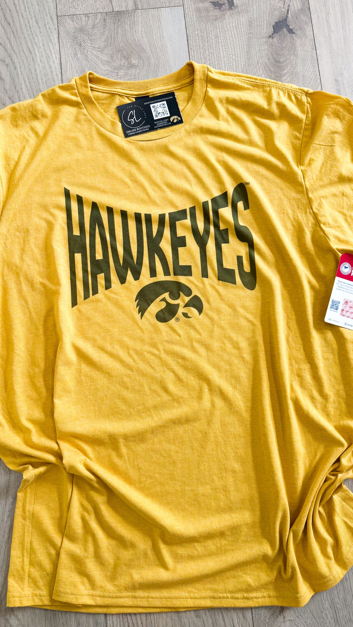 Curved Hawkeyes Graphic