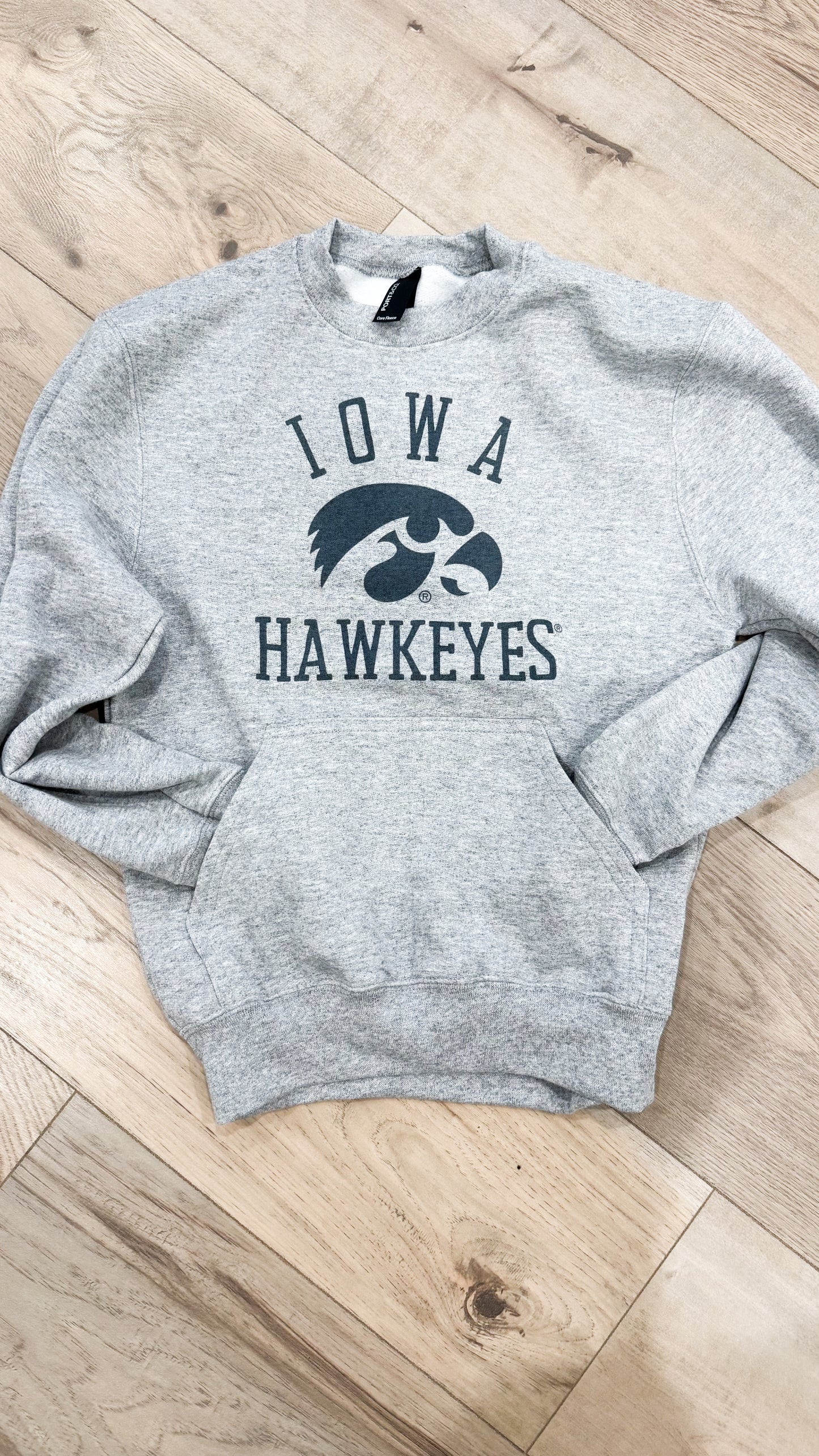 YOUTH Iowa Hawkeye Pocket Crew