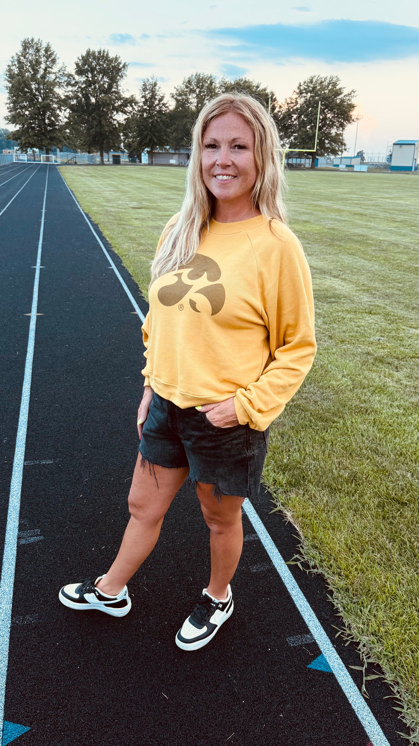 SOFT Hawk Waist Length Pullover