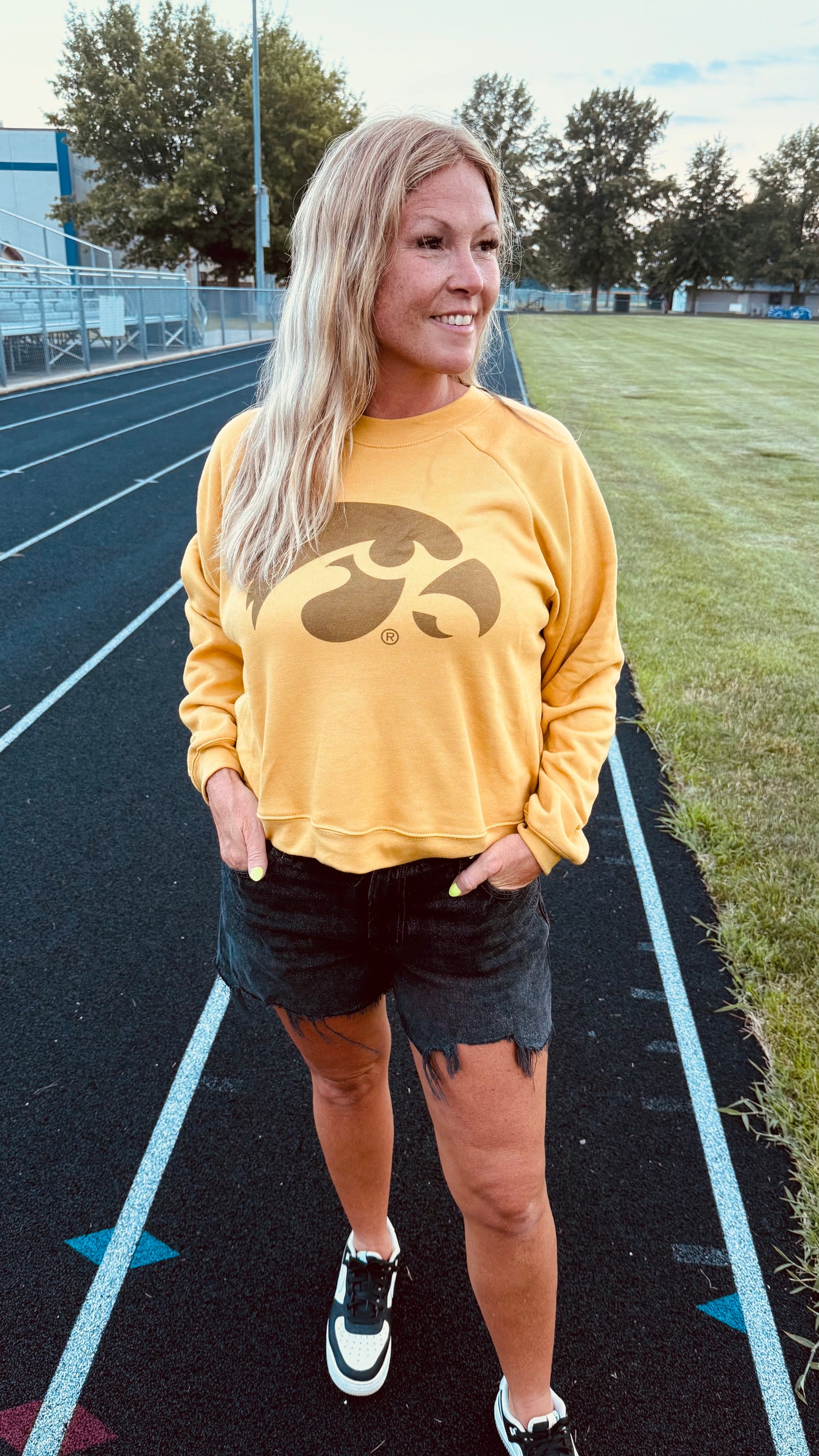 SOFT Hawk Waist Length Pullover