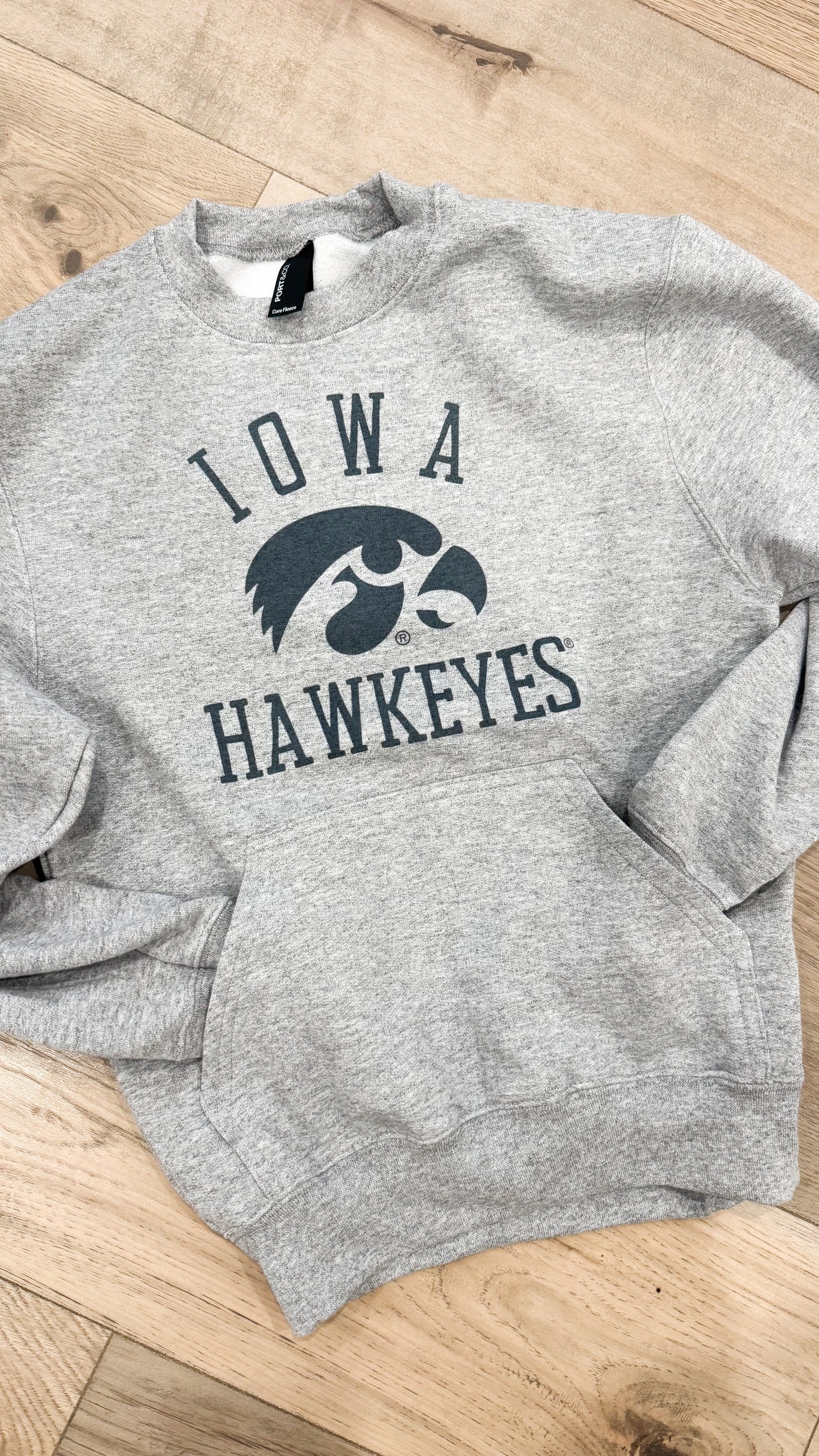 YOUTH Iowa Hawkeye Pocket Crew