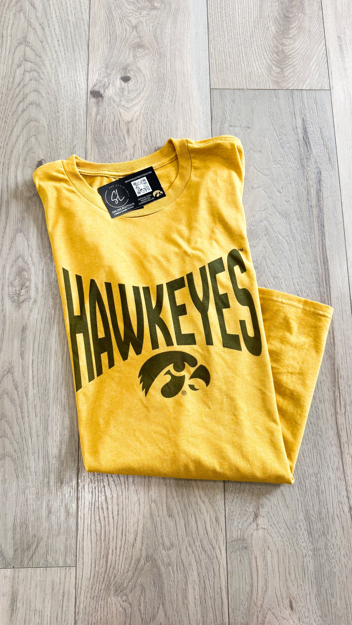 Curved Hawkeyes Graphic