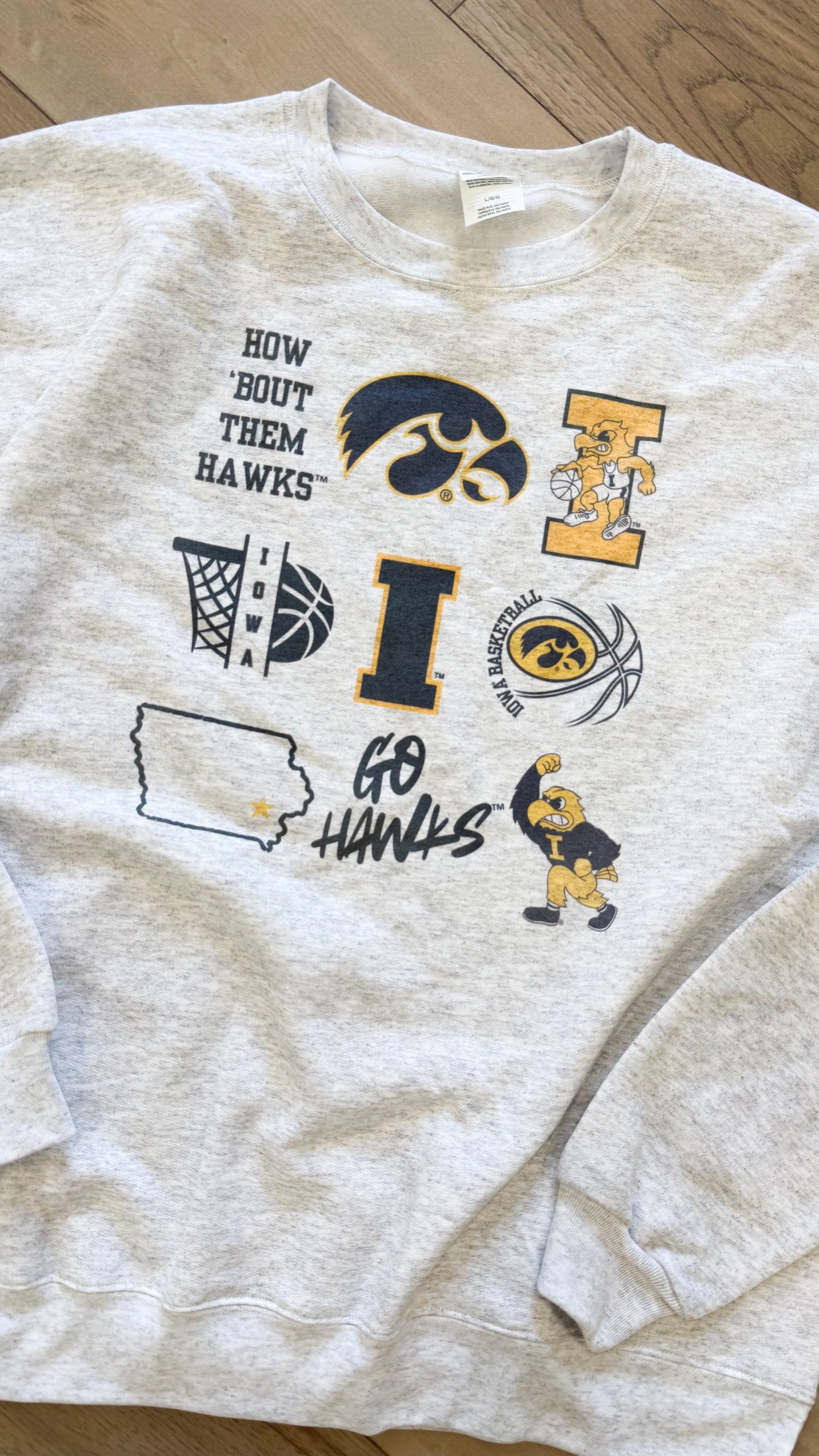 Retro Smiley Iowa Basketball Crew