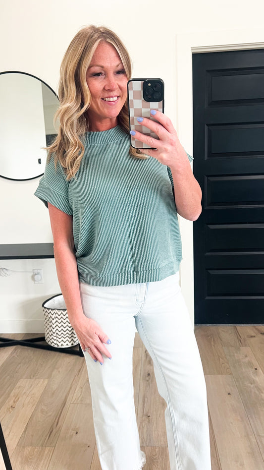 Raised Ribbed Capped Sleeve