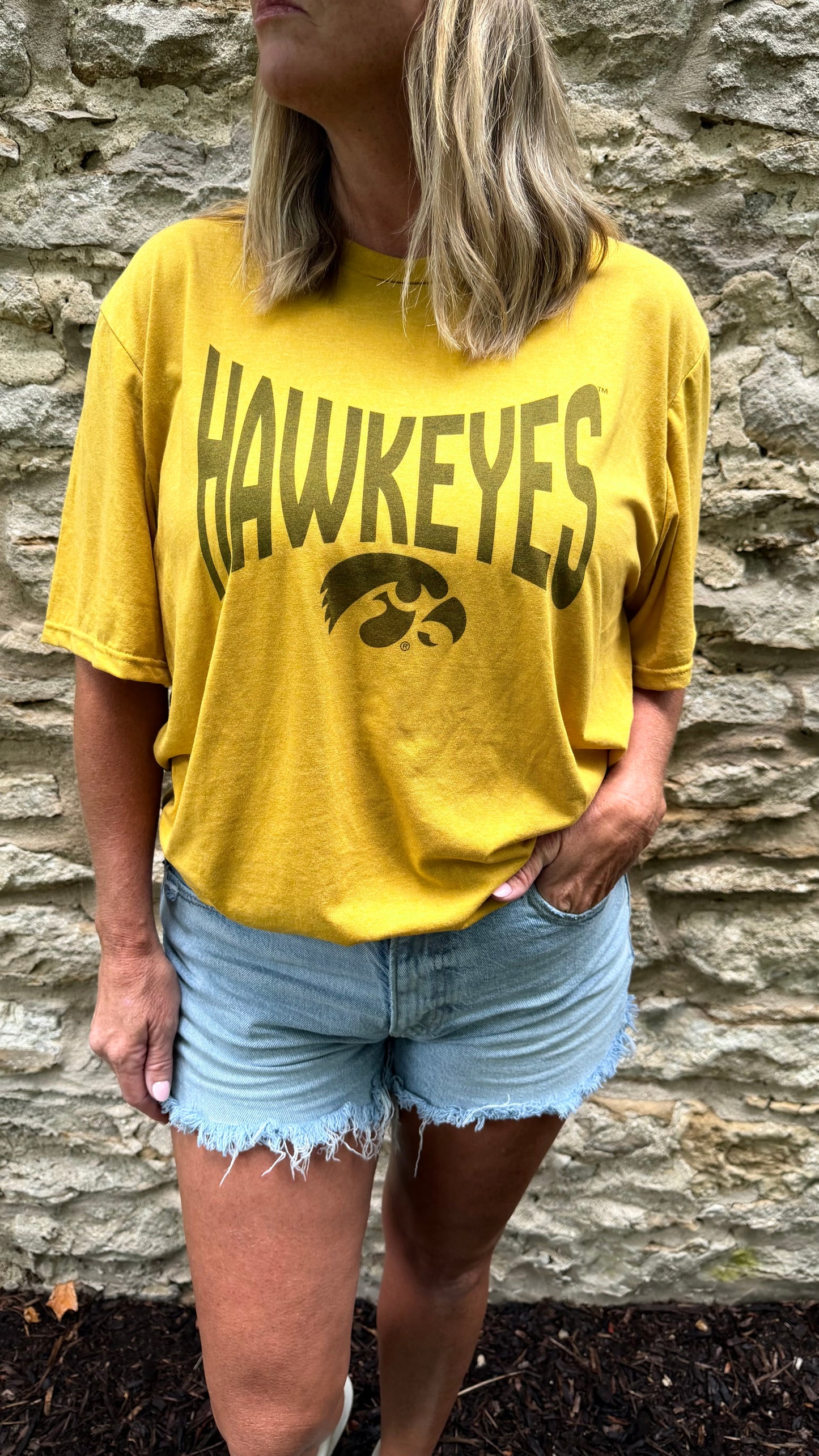 Curved Hawkeyes Graphic