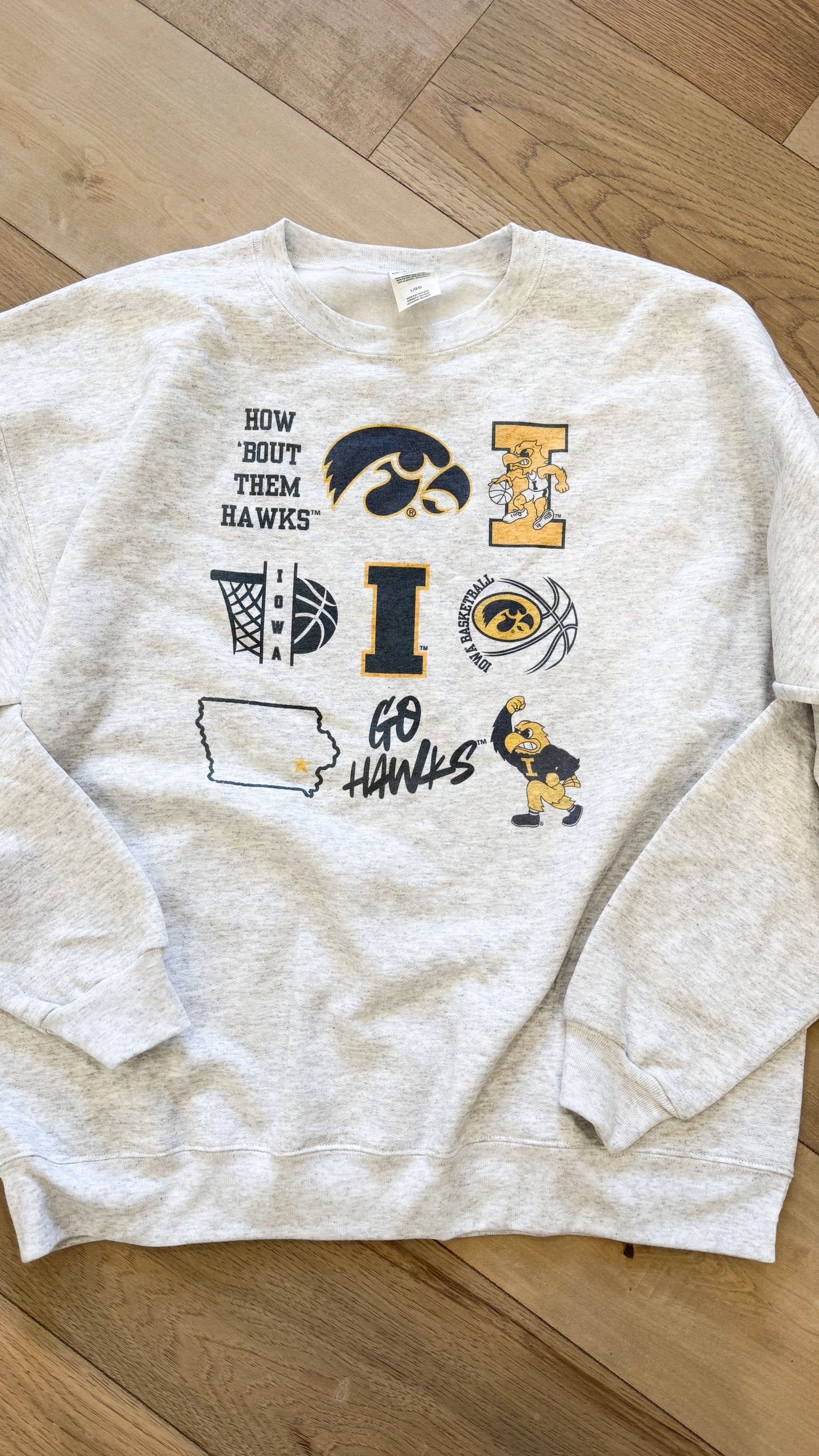 Retro Smiley Iowa Basketball Crew