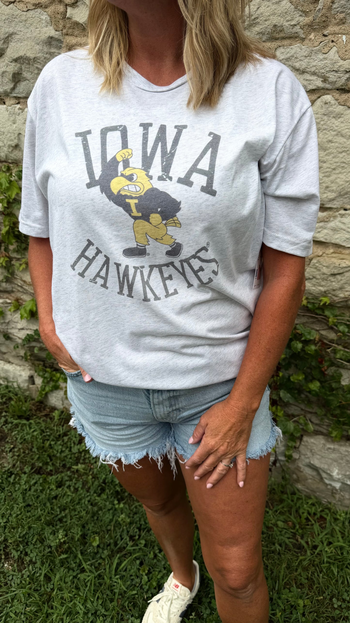 Heathered Iowa Hawkeyes Herky Graphic