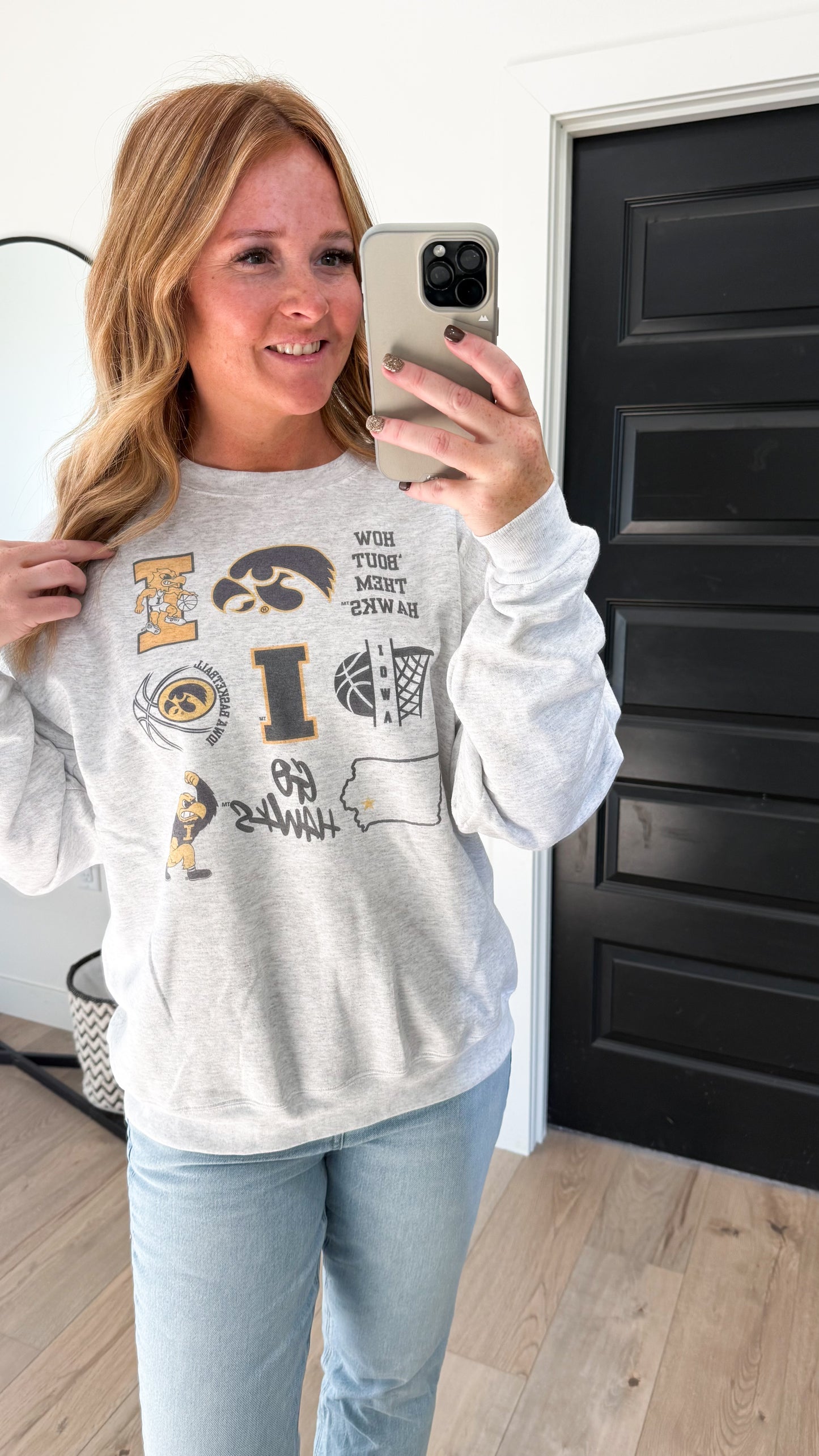 Retro Smiley Iowa Basketball Crew